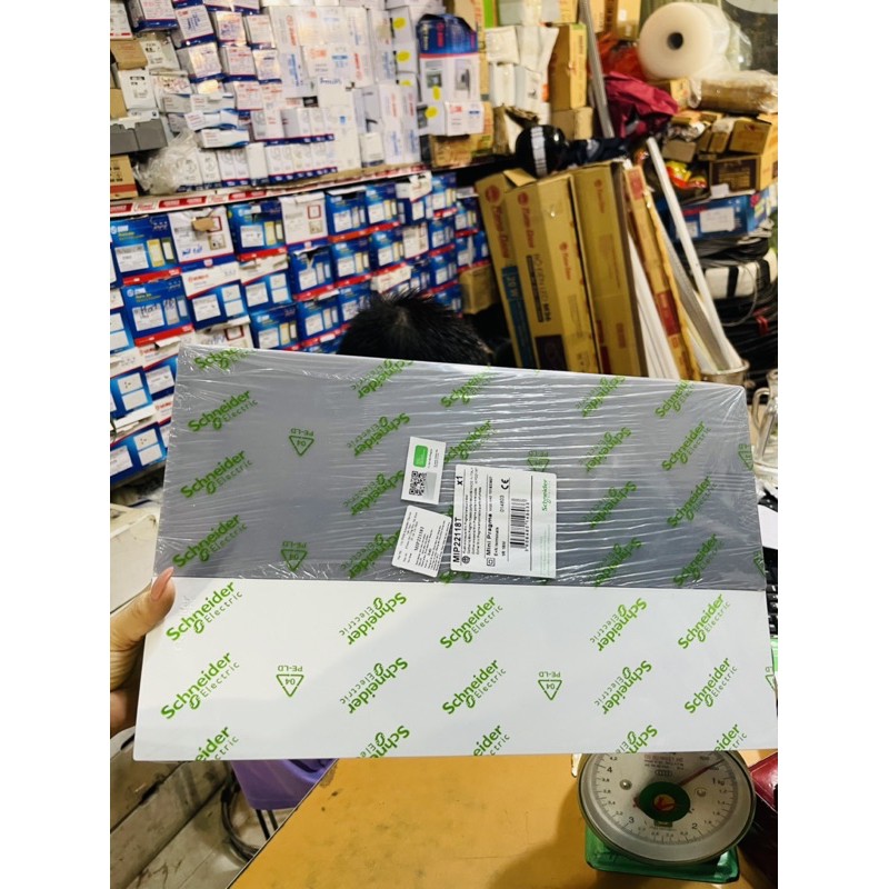 Tủ Điện Âm Tường 12, 18 Module Schneider Mip