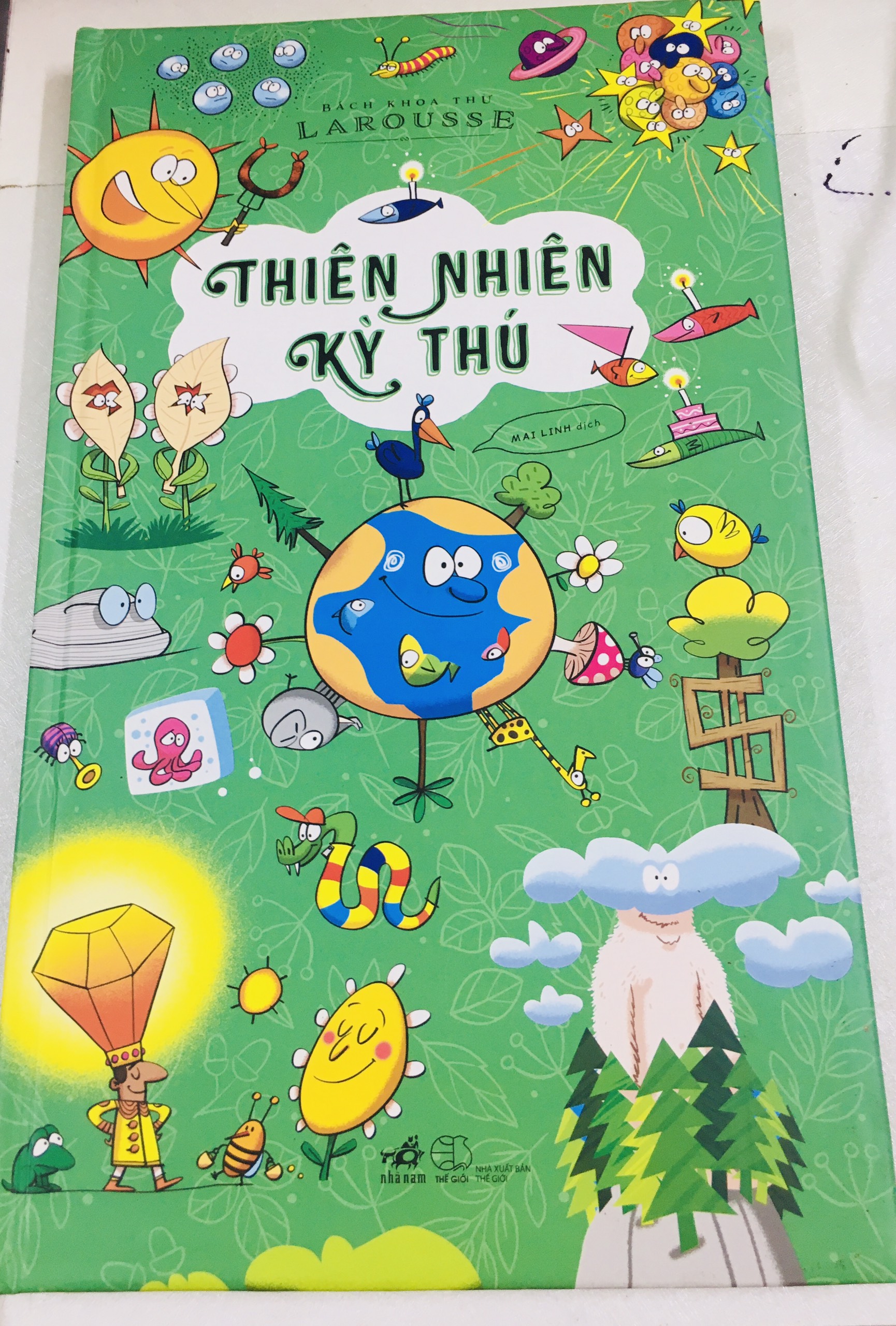 Sách - Bách khoa thư Larousse - Thiên Nhiên Kỳ Thú ( sách thanh lý)