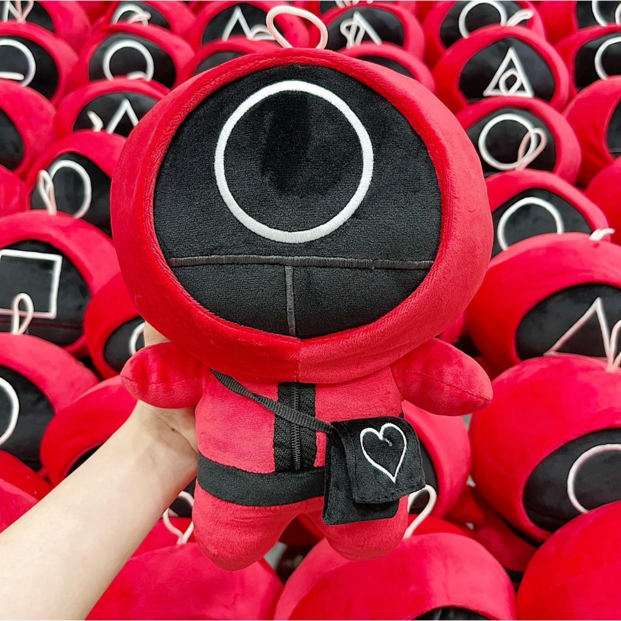 Gấu Bông Lính Gác Trò Chơi Con Mực Squid Game | ZC - Bách Hóa Online