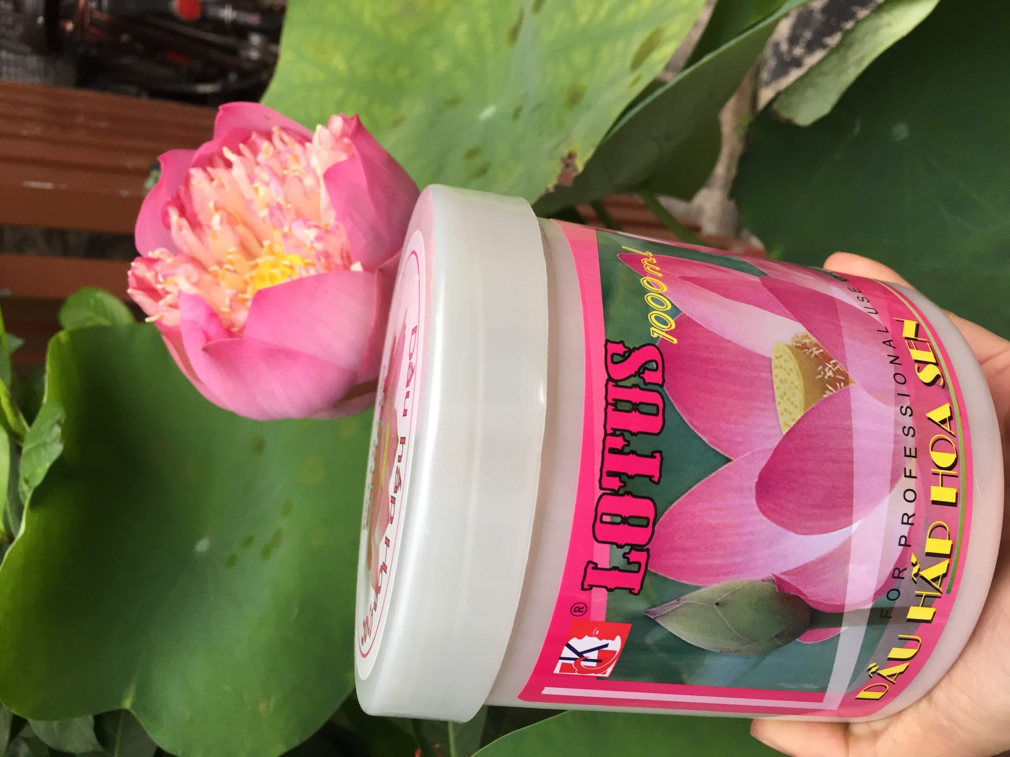 Hấp dầu mượt thơm tóc Hoa Sen 1000 ml