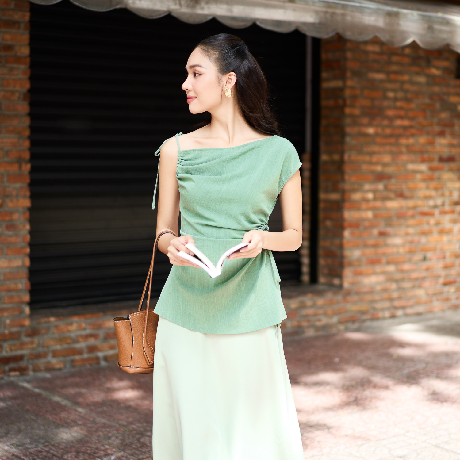 Áo Maybi kiểu ôm linen thun phối rút dây