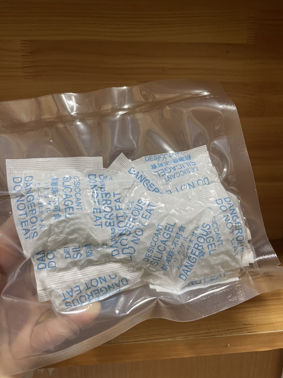 Gói hút ẩm 5gram xanh(Túi 100gram)(giá sỉ)
