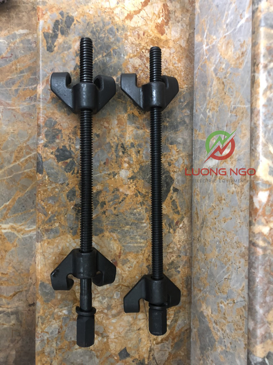 Cảo phụt nhún dạng lò xo 370mm  C-MART