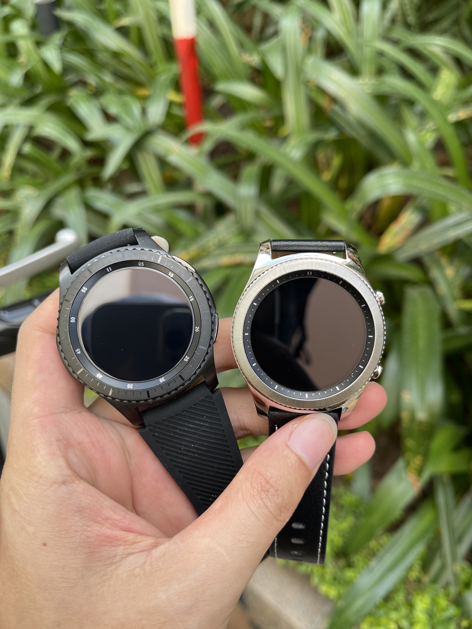 SAMSUNG サムスン GALAXY GEAR S3 Frontier SM-R760 Smart Watch Wi-Fi Bluetooth　クレードル２個付　 Gyalaxy Gear S3 スマートウォッチ Galaxy Gear S3 Frontier スマート