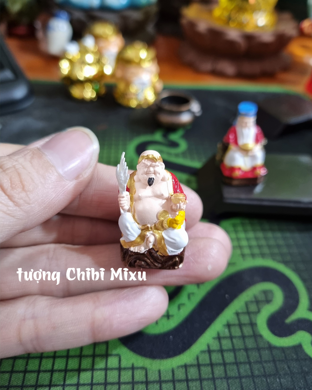 Bộ Tượng Thần Tài và Thổ Địa phong thủy Việt Nam với Miếu Thần Tài đỏ