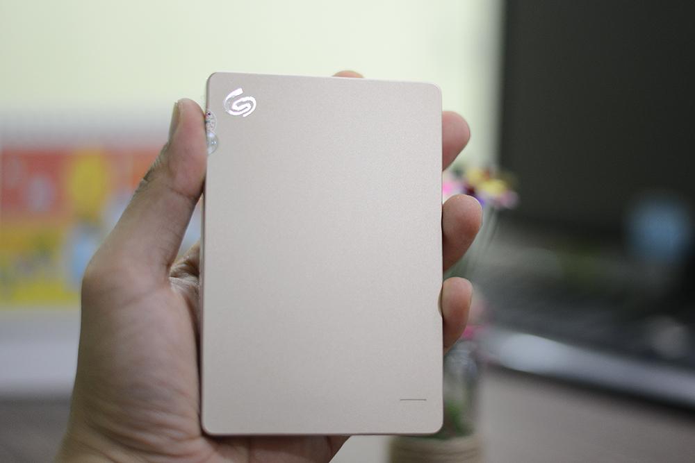 [HCM]Ổ Cứng Di Động  1TB Seagate Backup Plus Slim + Bao da