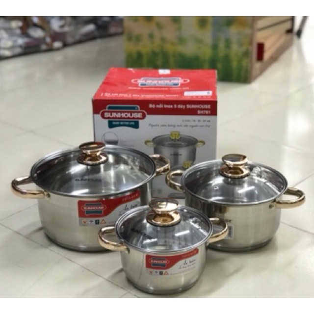 BỘ 3 NỒI INOX 5 ĐÁY SUNHOUSE SH781 được làm bằng chất liệu inox cao cấp quai núm mạ vàng tinh tế, Bộ sản phẩm gồm 03 nồi với đường kính 16 - 20 - 24cm đáp ứng tốt nhu cầu nấu nướng hàng ngày tại gia đình. Bảo Hành 12 Tháng