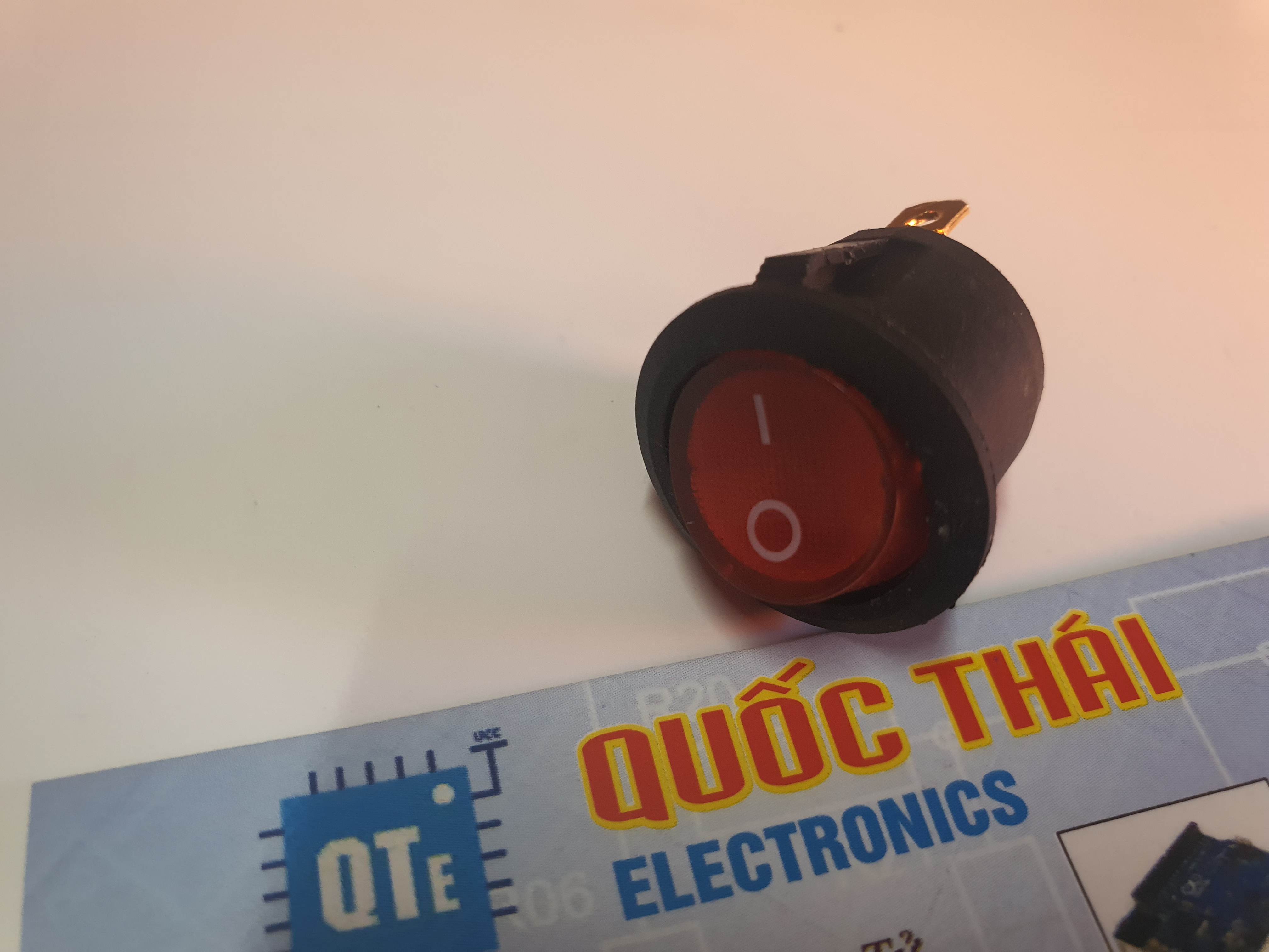 Combo 3 công tắc tròn có đèn (dk20mm)
