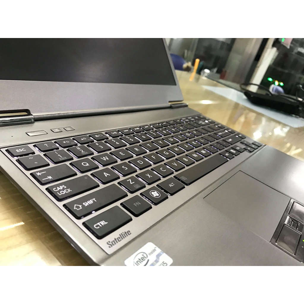 Laptop Toshiba Z930 siêu mỏng - i5 3337u Ram 10GB SSD 256G