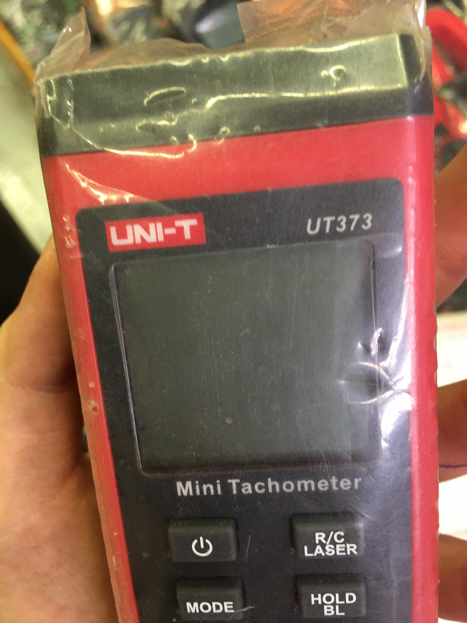 Máy đo tốc độ vòng quay UT373