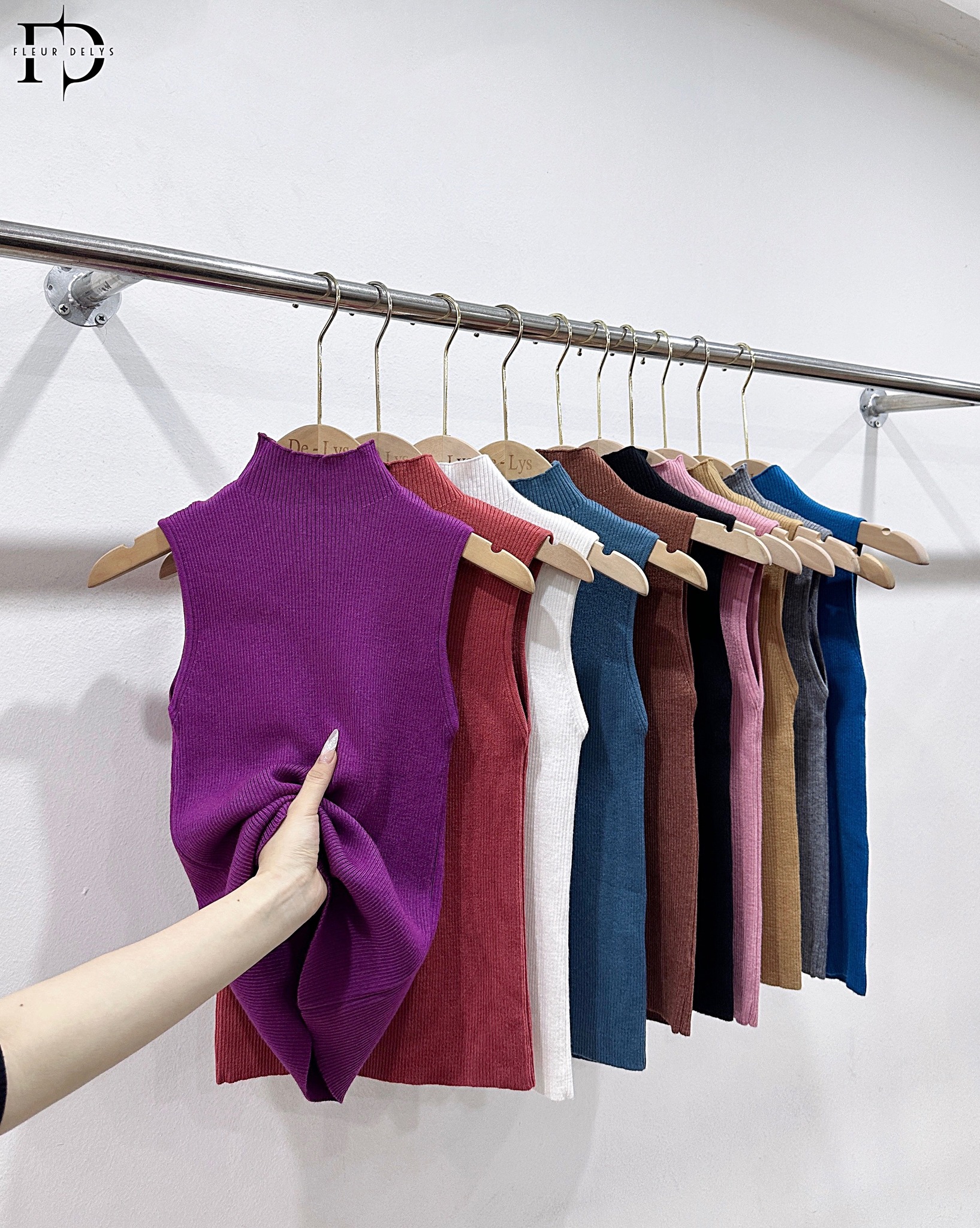 Áo Len Tăm Lông Thỏ Sát Nách Cổ Lọ Delys DLAL01