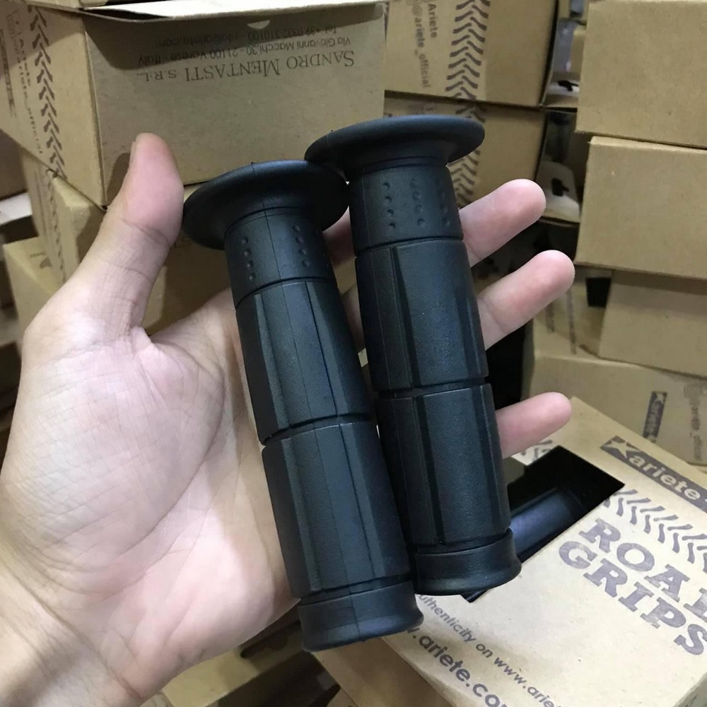 [HOT SALES] BAO TAY ROAD GRIPS KIỂU Z1000 GẮN CÁC LOẠI XE GẮN MÁY HONDA, YAMAHA, SUZUKI, PHÂN KHỐI LỚN, PHÂN KHỐI NHỎ HÀNG THÁI LAN CỰC ĐẸP ( BAO TAY ĐẸP, BAO TAY XỊN, BAO TAY XE MÁY, XE ĐẠP ĐIỆN