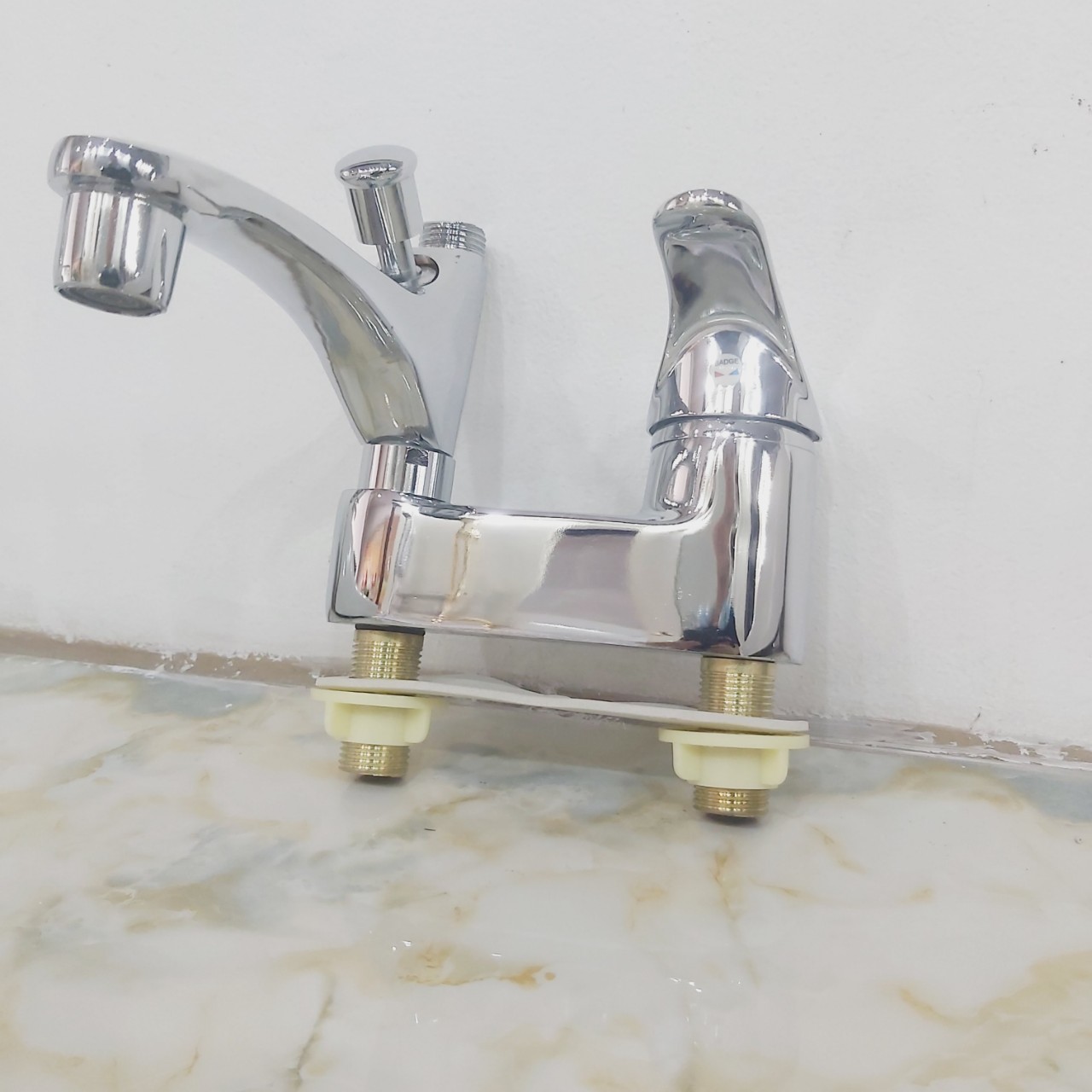 Gật Gù Sen Liền Vòi Chậu Lavabo ( Củ Vòi Liền Sen Tắm Nóng Lạnh)
