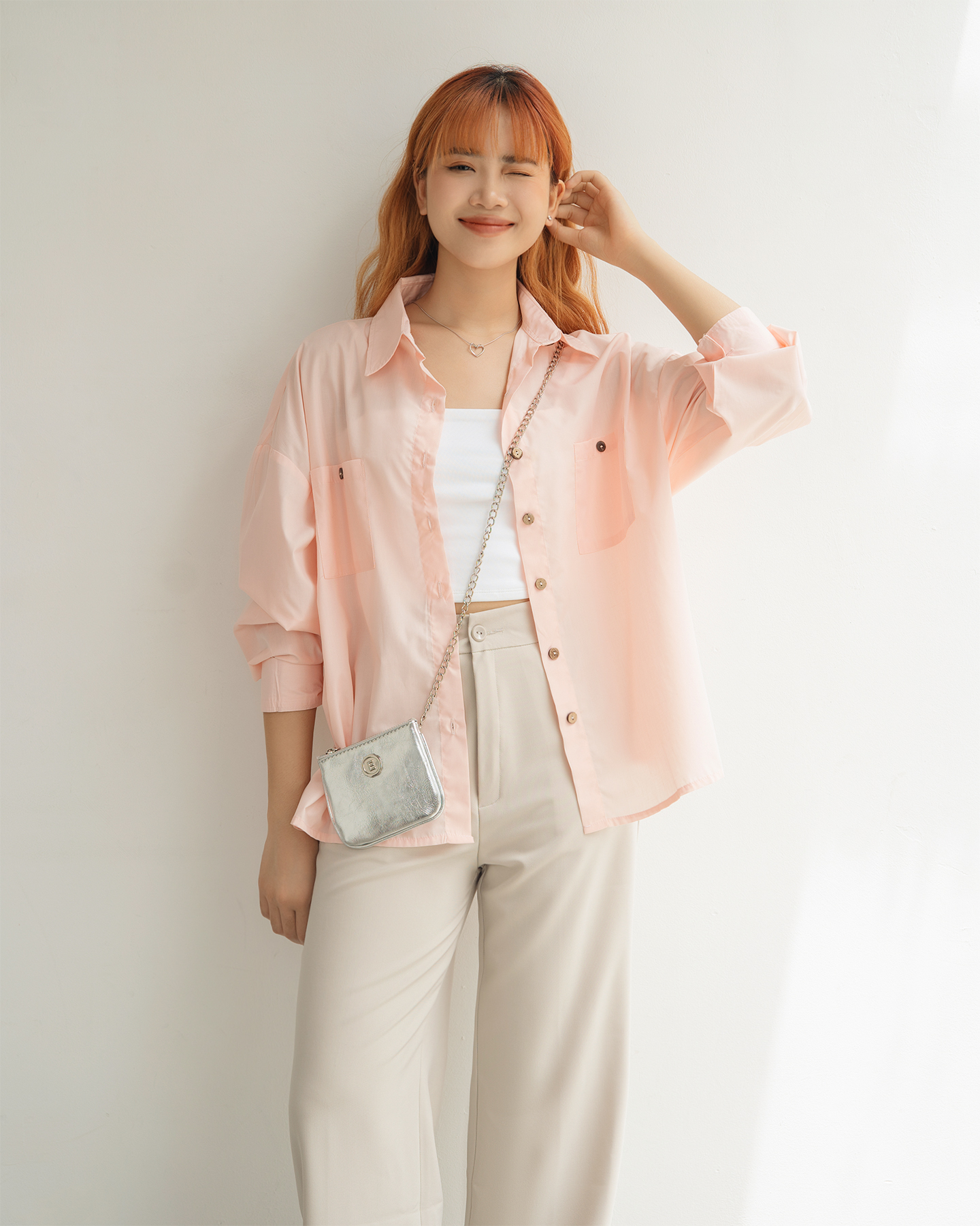 [Nhập LAZLOOK99 GIẢM 100K/500K] Áo sơ mi thô lụa onesize 2 túi cúc gỗ Button Shirt - by ufo.thebasic
