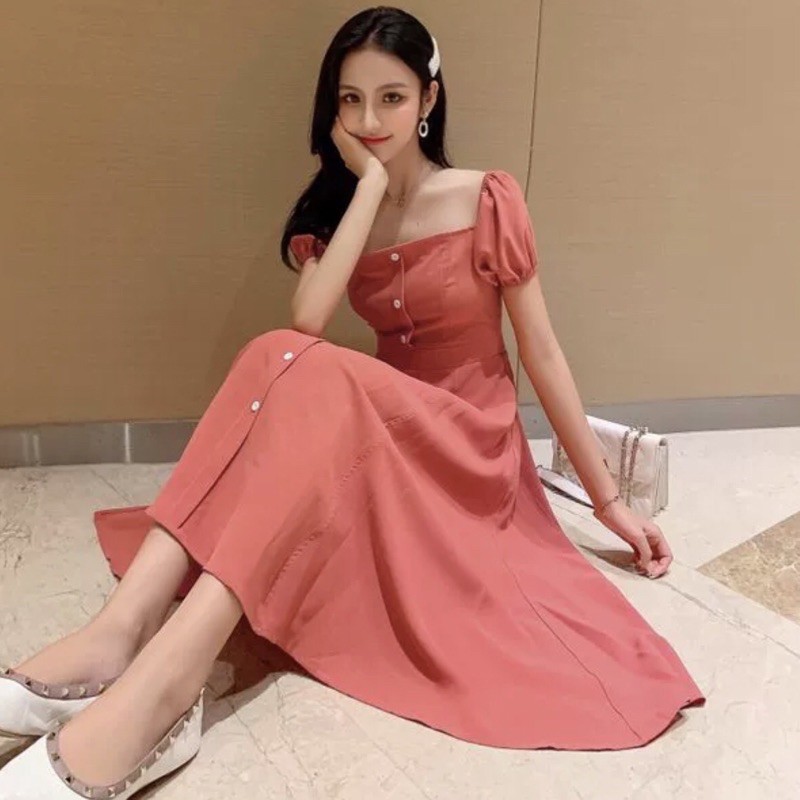 Đầm hồng ruốc cổ vuông