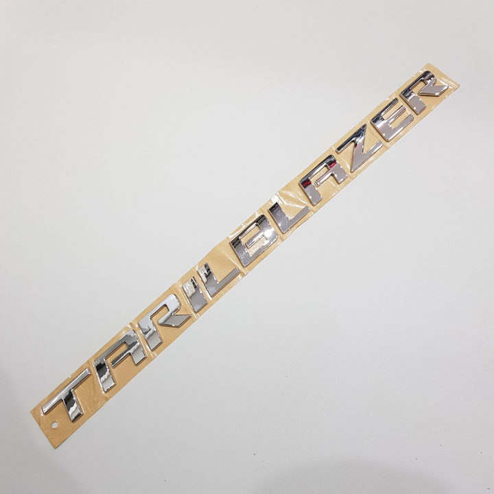 Tem chữ nổi TRAILBLAZER dán trang trí nắp Capo xe Chevrolet Trailblazer