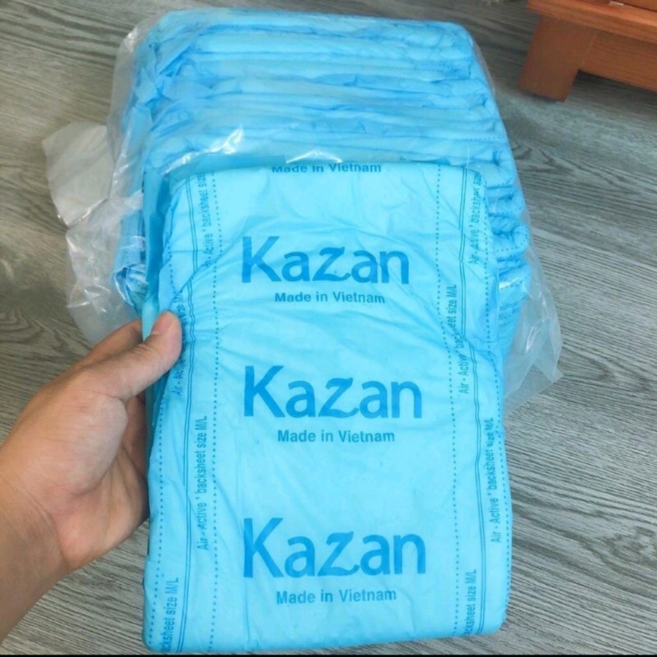 Combo 5 miếng Bỉm đi sinh cho mẹ, bỉm người lớn KAZAN size M/L
