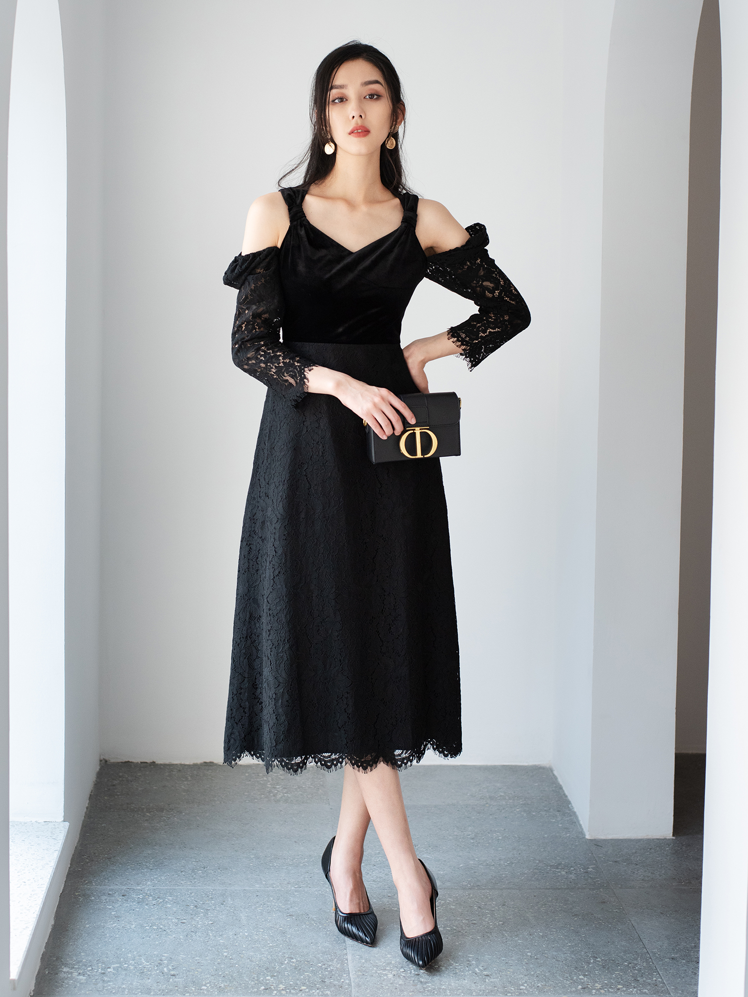 Váy ren phối nhung chun vai D.CHIC MS: 282519