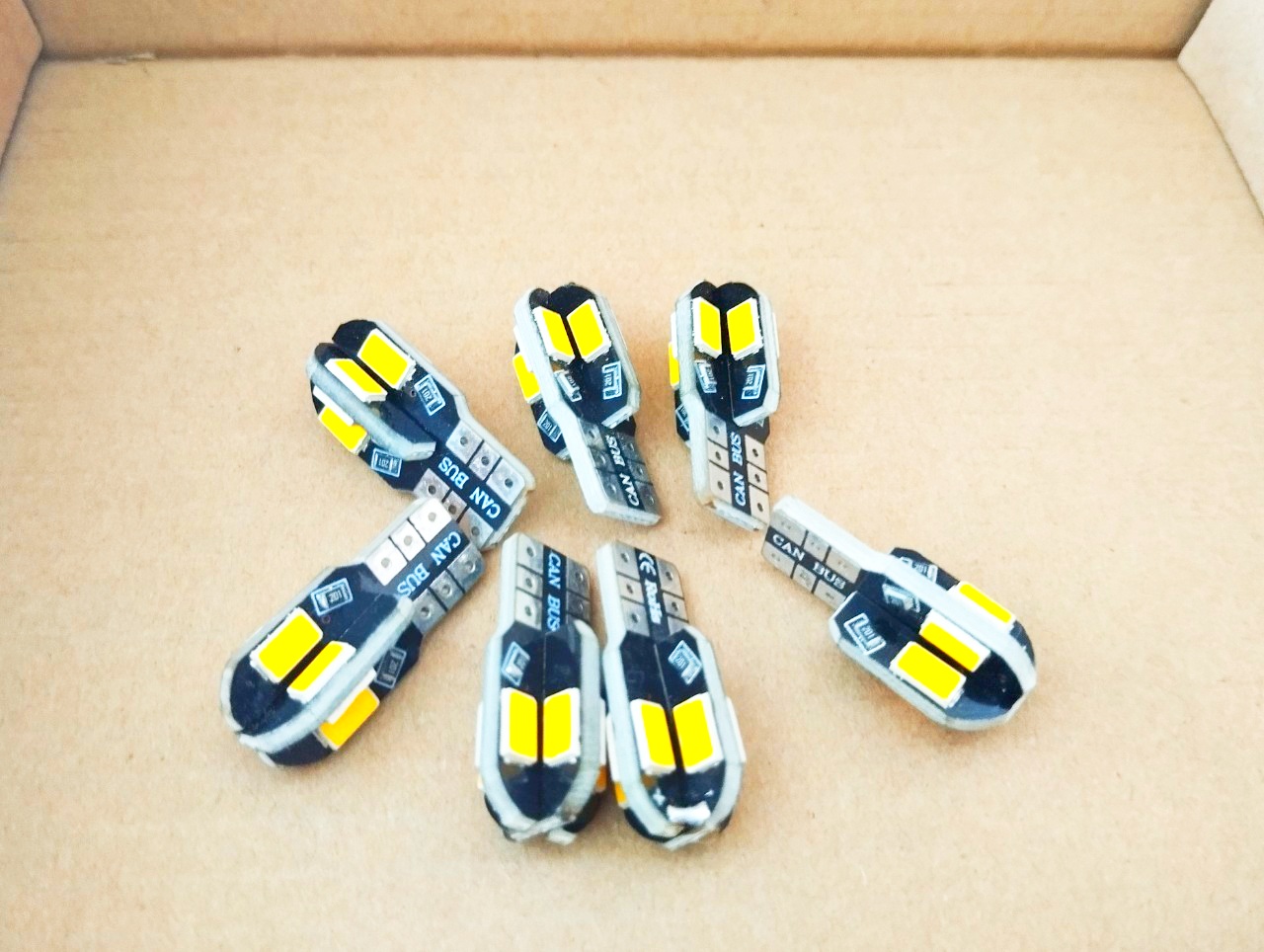 Bóng Đèn Tín Hiệu LED W5W 12V 5W (Ánh Sáng Vàng)