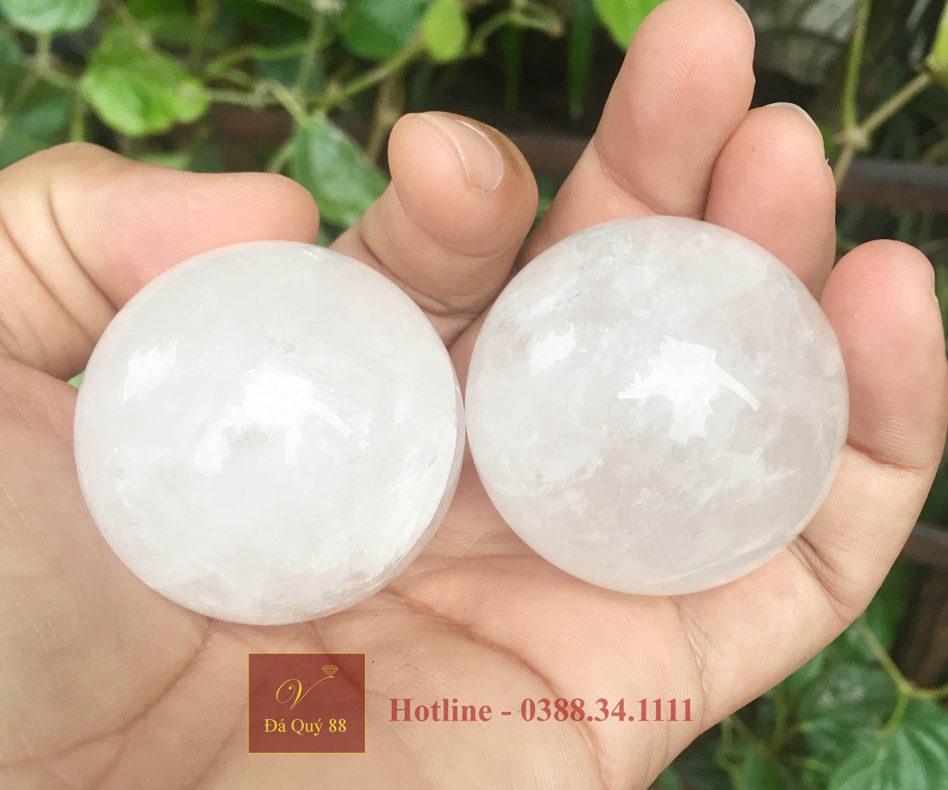 Cặp bi lăn tay mát xa đá thạch anh trắng tự nhiên nguyên khối năng lượng