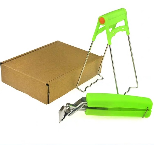 Cặp đôi dụng cụ gắp đồ nóng trong bếp