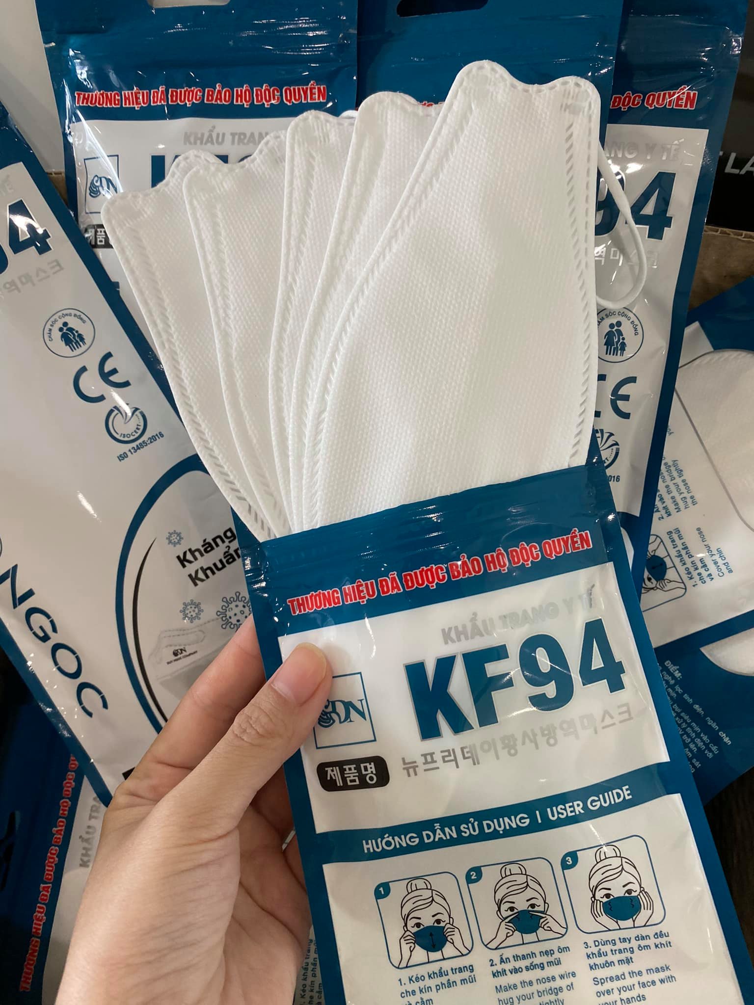 Khẩu trang y tế 4D Mask KF94 Duy Ngọc 4 lớp kháng khuẩn, kháng bụi mịn , đạt tiêu chuẩn ISO khẩu trang y tế
