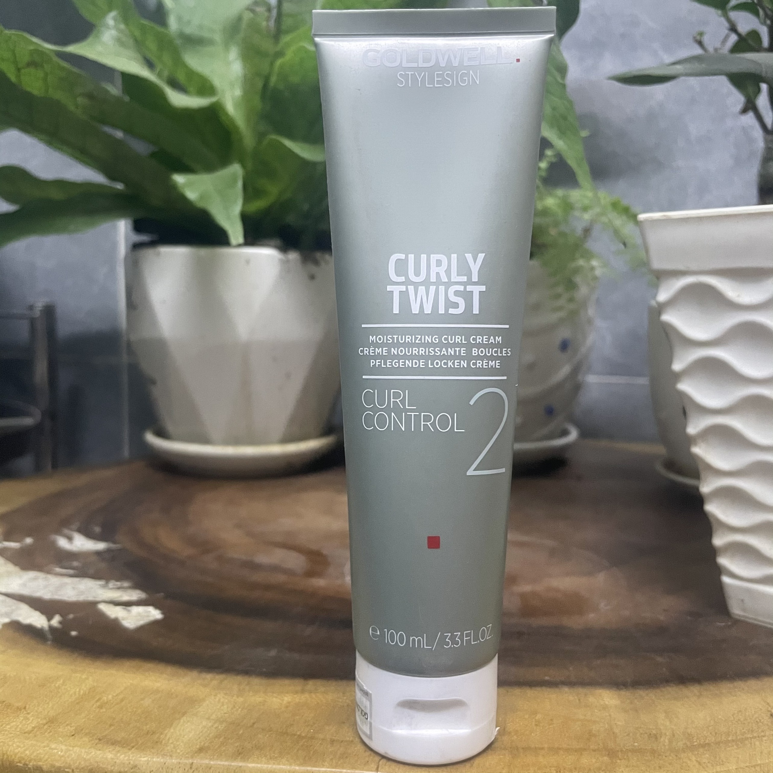 Kem tạo kiểu tóc xoăn và dưỡng ẩm Goldwell Curly Twist 100ml