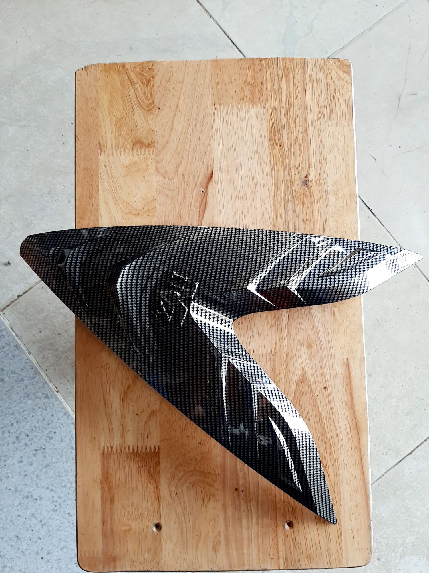 [HCM]Ốp chỉ mũi dưới xe máy NVX