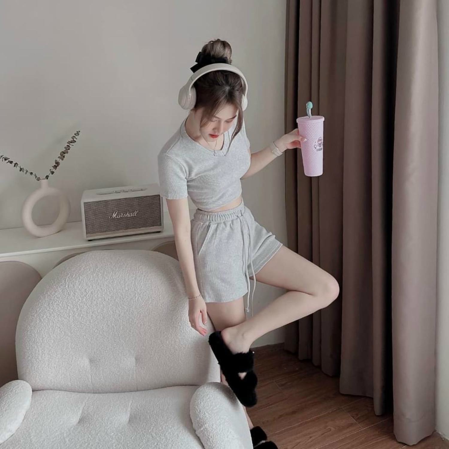SET THỂ THAO ÁO CROPTOP CỔ TIM + QUẦN SHORT LƯNG THUN