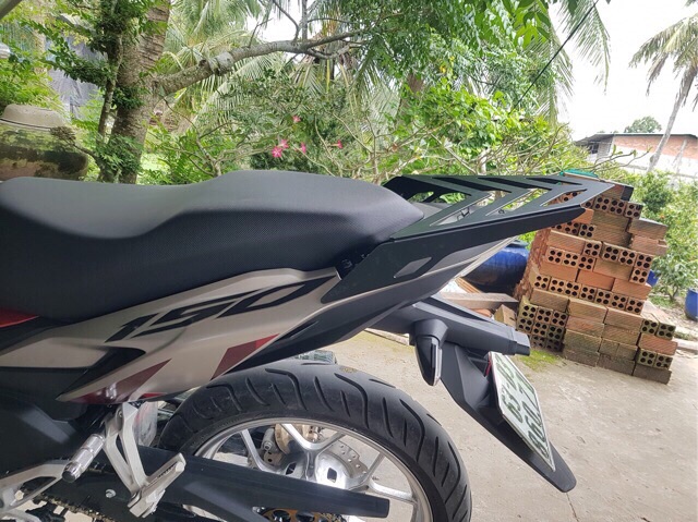 Cảng sau Winner X kiểu xương cá
