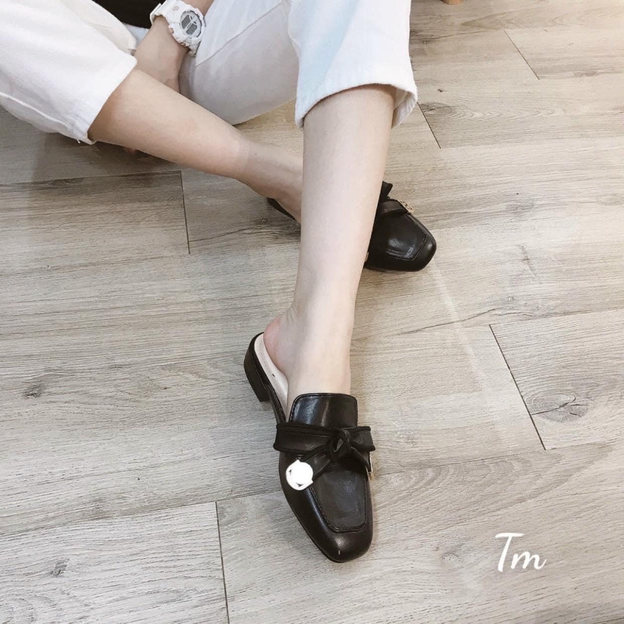 [SenXanh] Giày sục da mịn mũi vuông nơ D.G - 2P