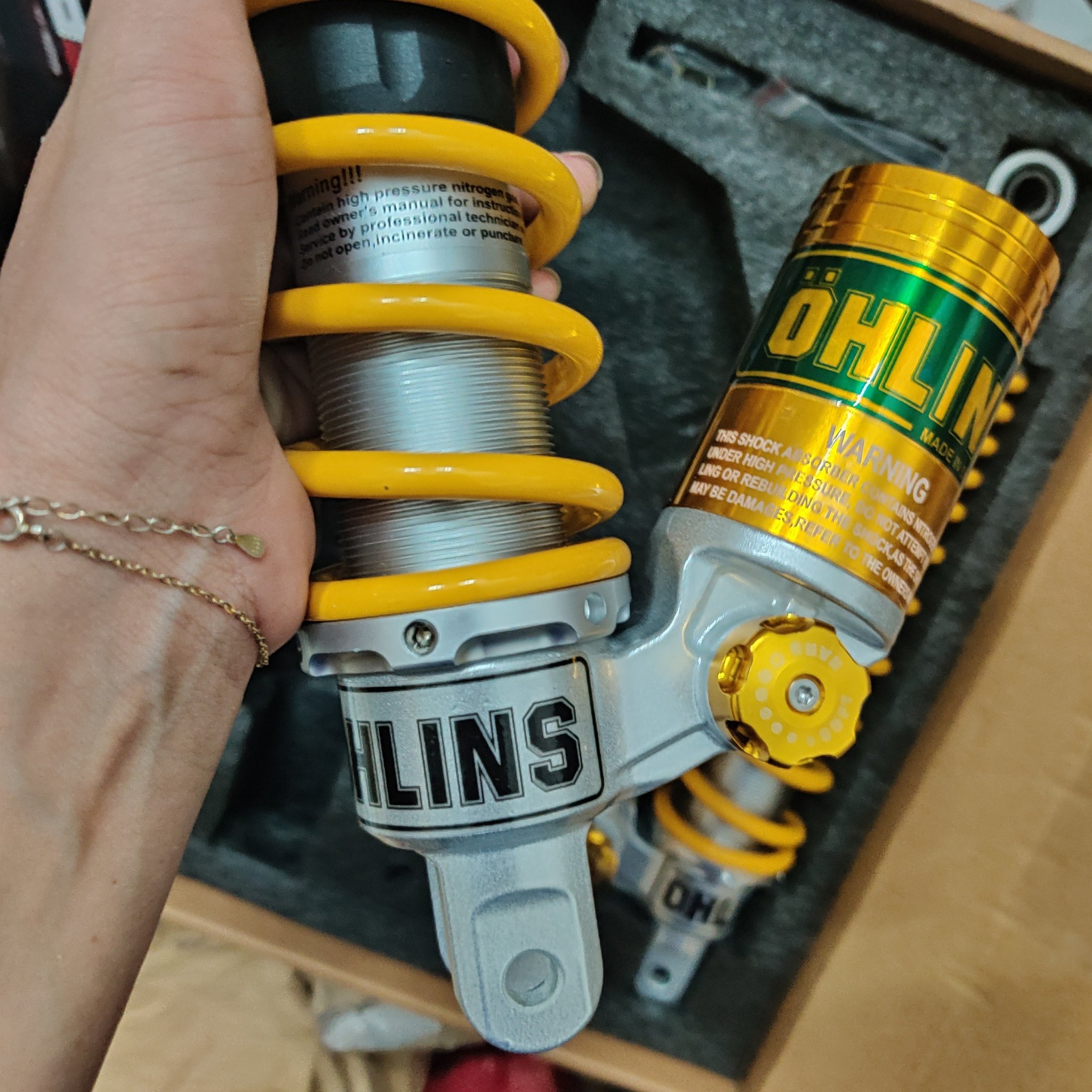 Phuộc sau ohlins bình dầu dưới cho các xe tay gas như zin không cần chế ab , novo 4 5 6 , nvx , pcx