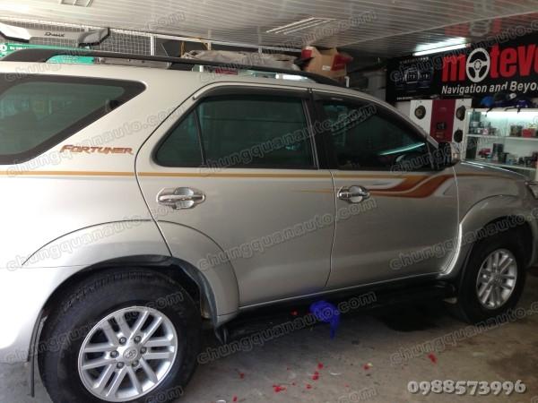 Tem dán sườn xe Fortuner Bạc