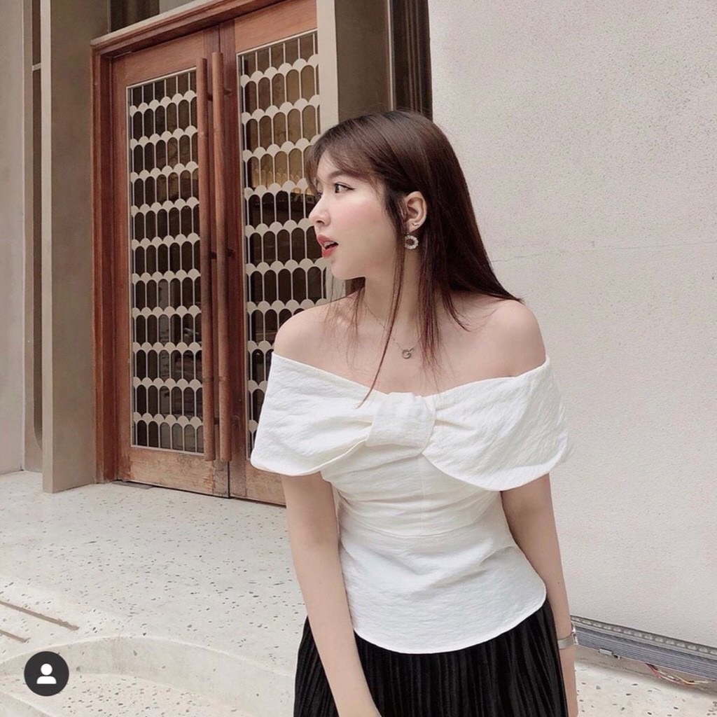 Áo peplum trắng trễ vai nơ có 2 cách mặc
