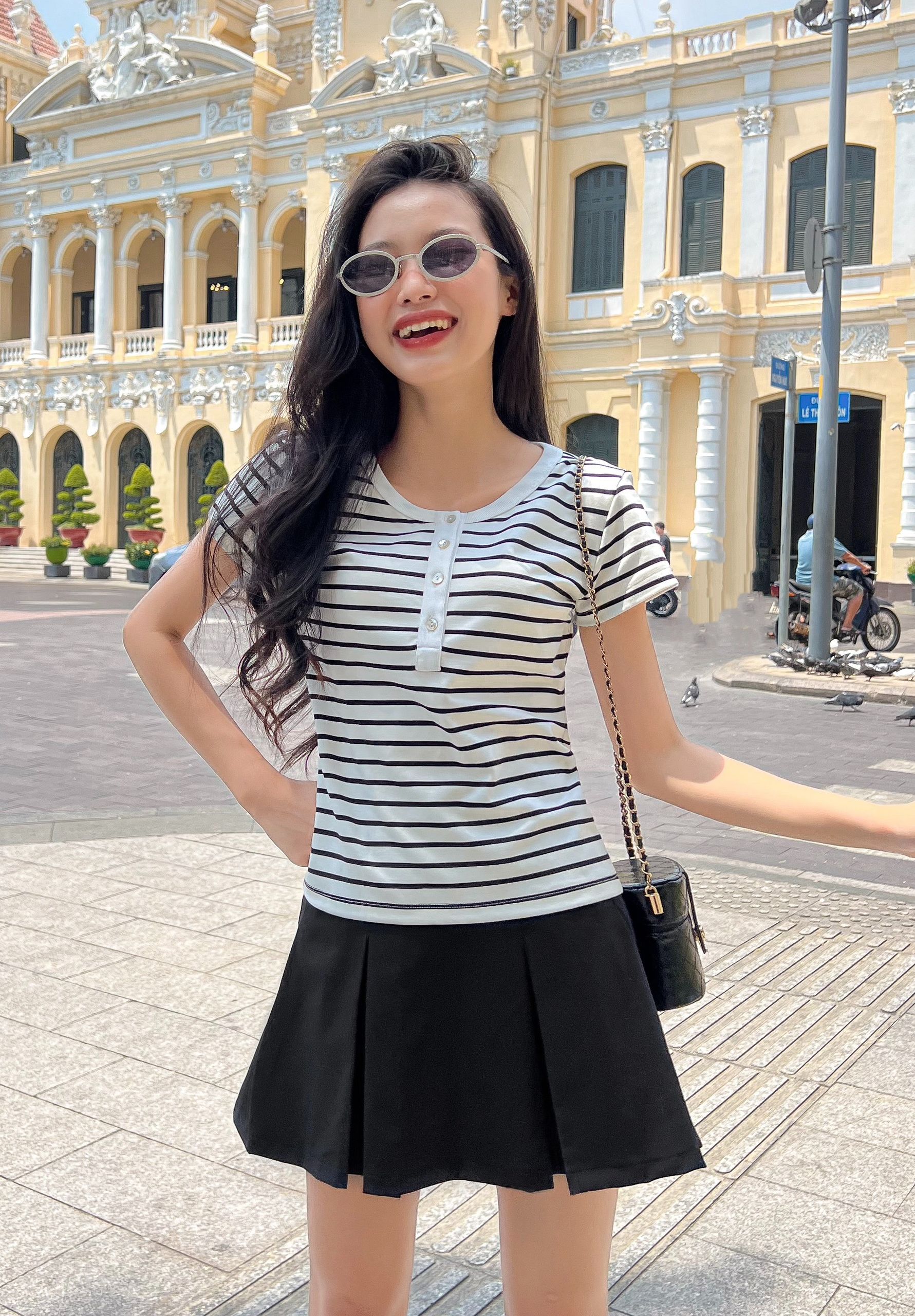 Áo MIRU - Áo thun sọc trắng đen cổ tròn