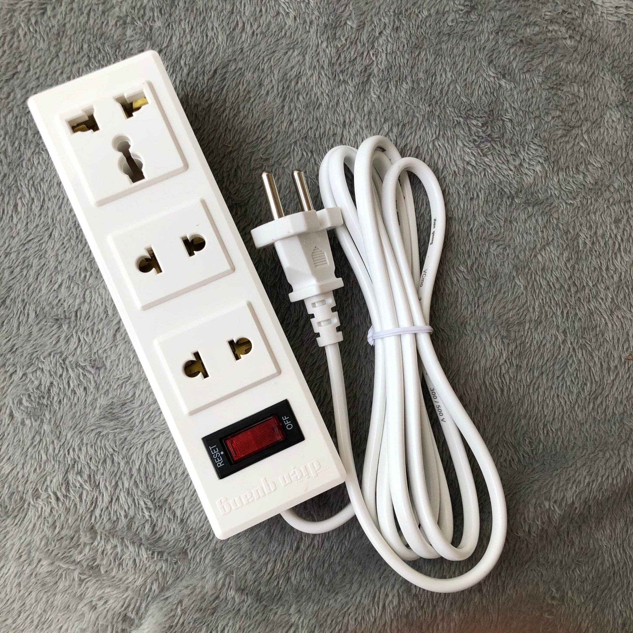 [HCM]Ổ cắm Điện Quang ĐQ 002A-02-2M (3 lỗ dây 2 mét)