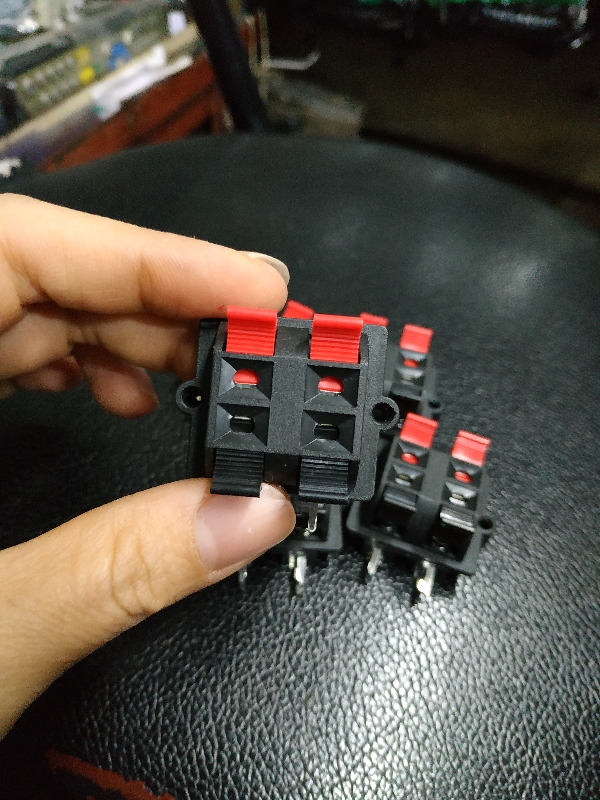 Cầu đấu Loa 4 Vuông - 1 cái