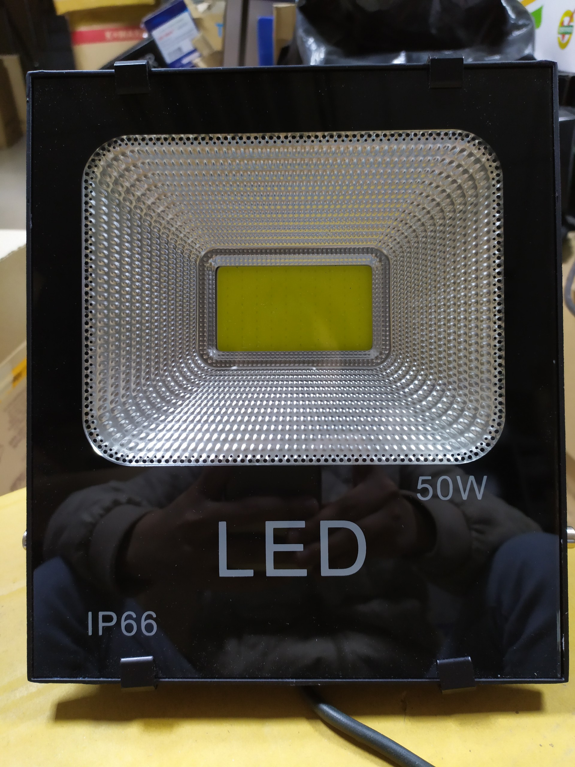 Đèn pha LED 50W chiếu ngoài trời giá rẻ