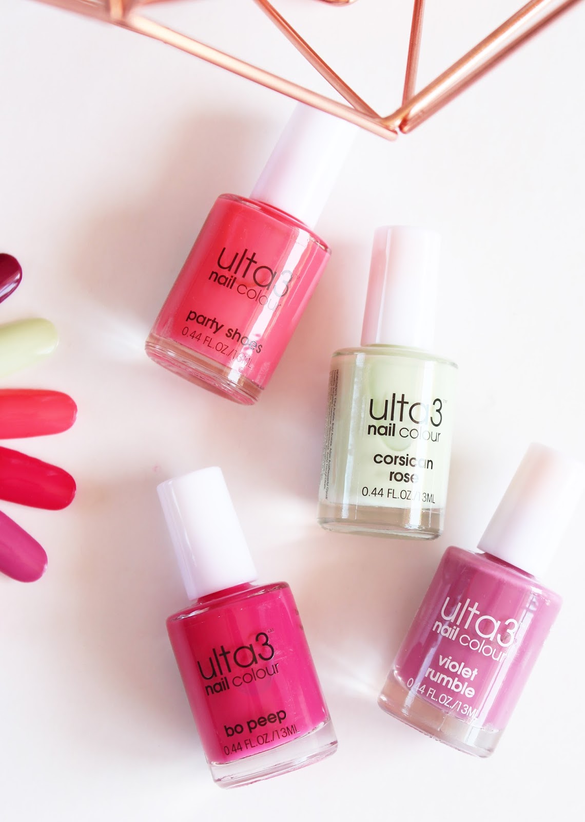 Sơn móng tay Ulta3 Gel Look Nail 2 màu lựa chọn