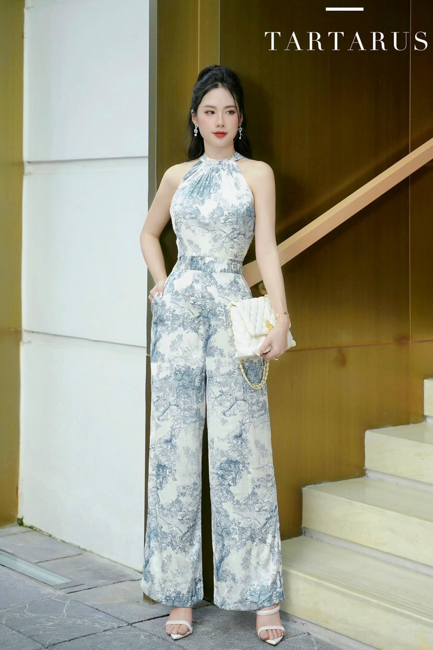 Jum Cổ Yếm Ống Suông Sang Chảnh
