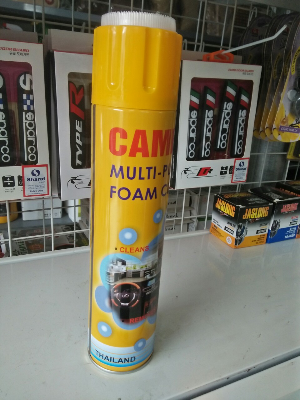 chai bình xịt tẩy nội thất Ô tô Camel 650ml
