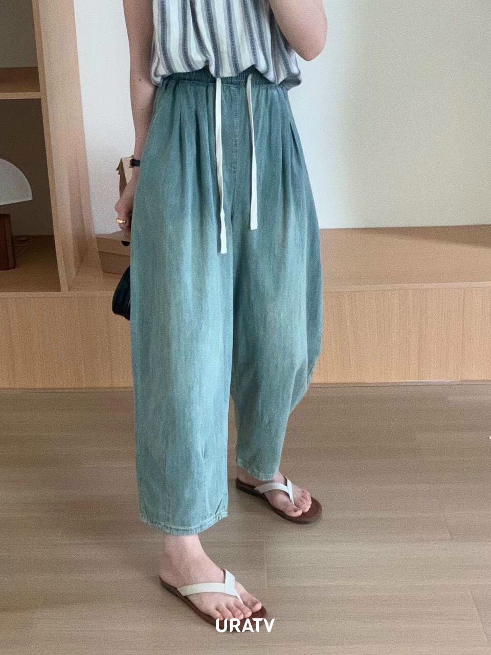 Quần denim form rộng lưng thun dáng ngố