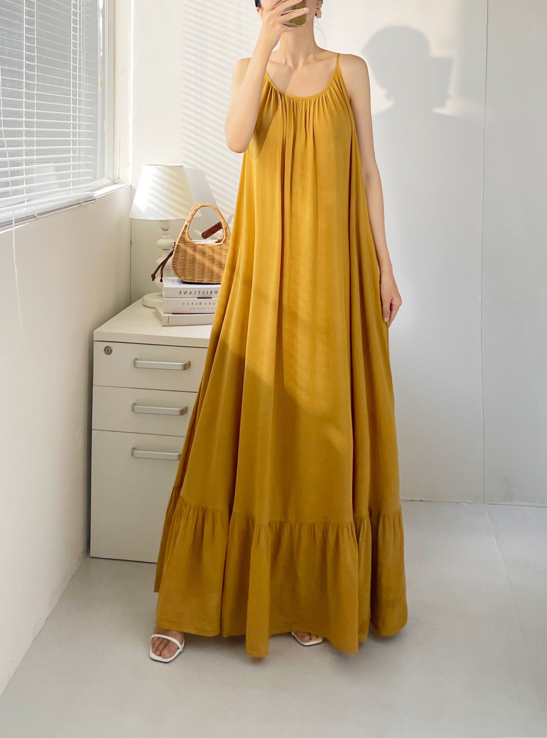 Mori - Đầm maxi suông hở lưng