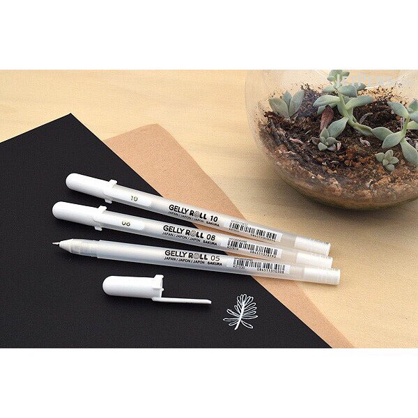 Bút Sakura Gelly Roll White màu trắng