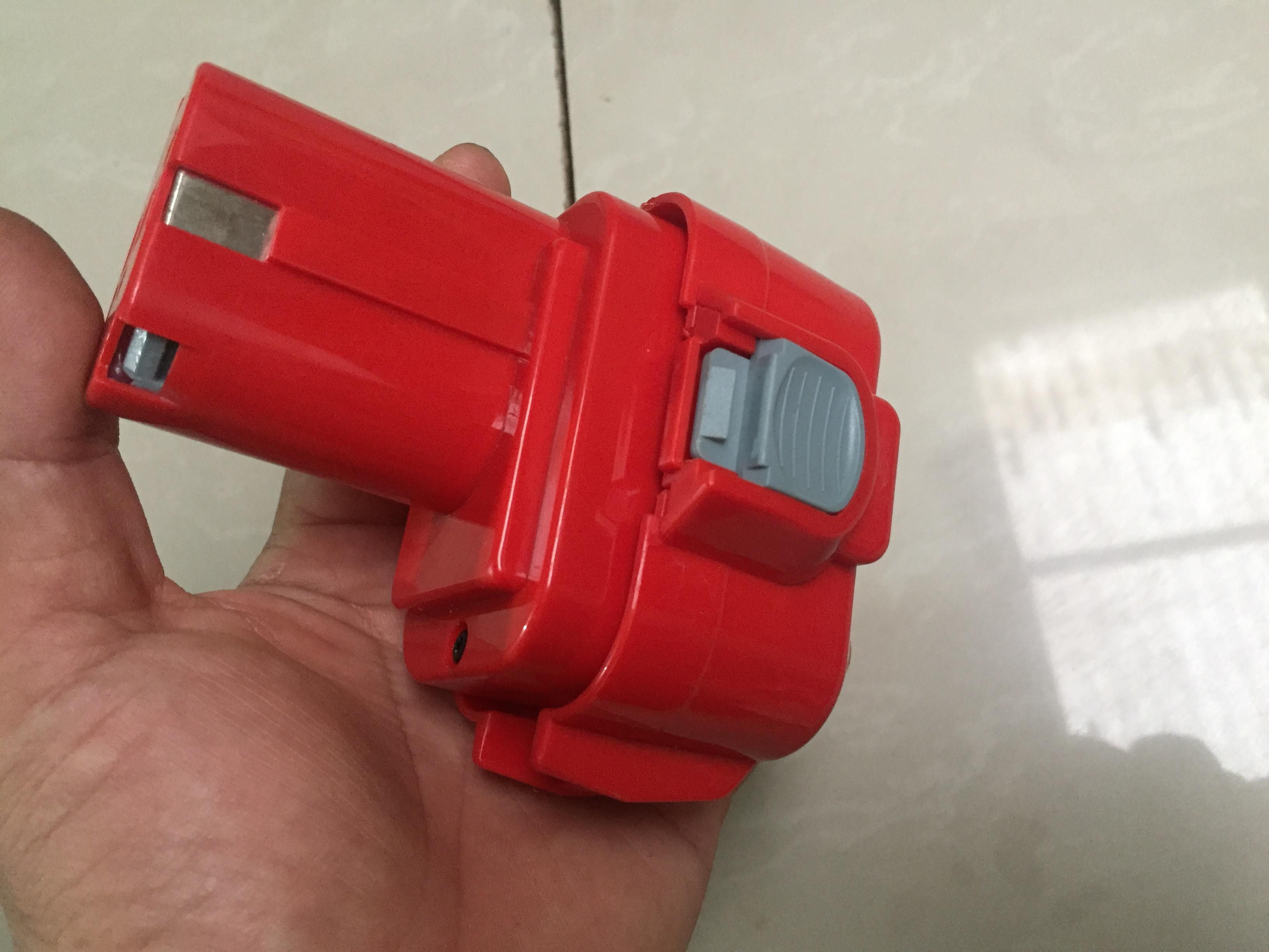 Pin makita 9.6v 2.5a được làm từ pin samsung mới