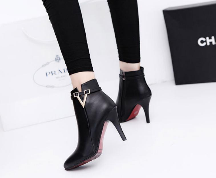 [HCM]Giày Bốt Nữ Cao Gót 9 Phân Màu Đen ADODA - ADDGN297