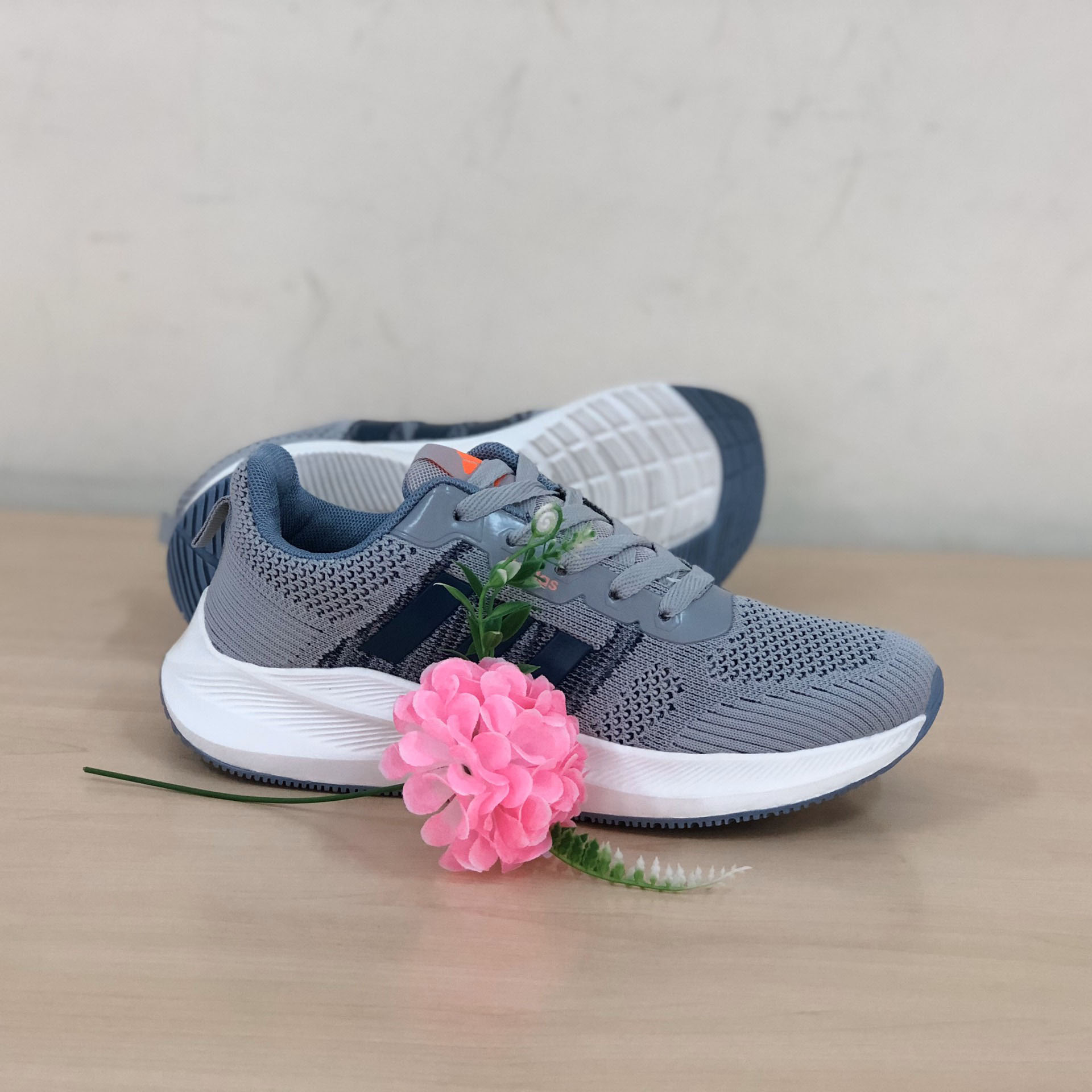 Giày thể thao nam nữ thời trang 125t