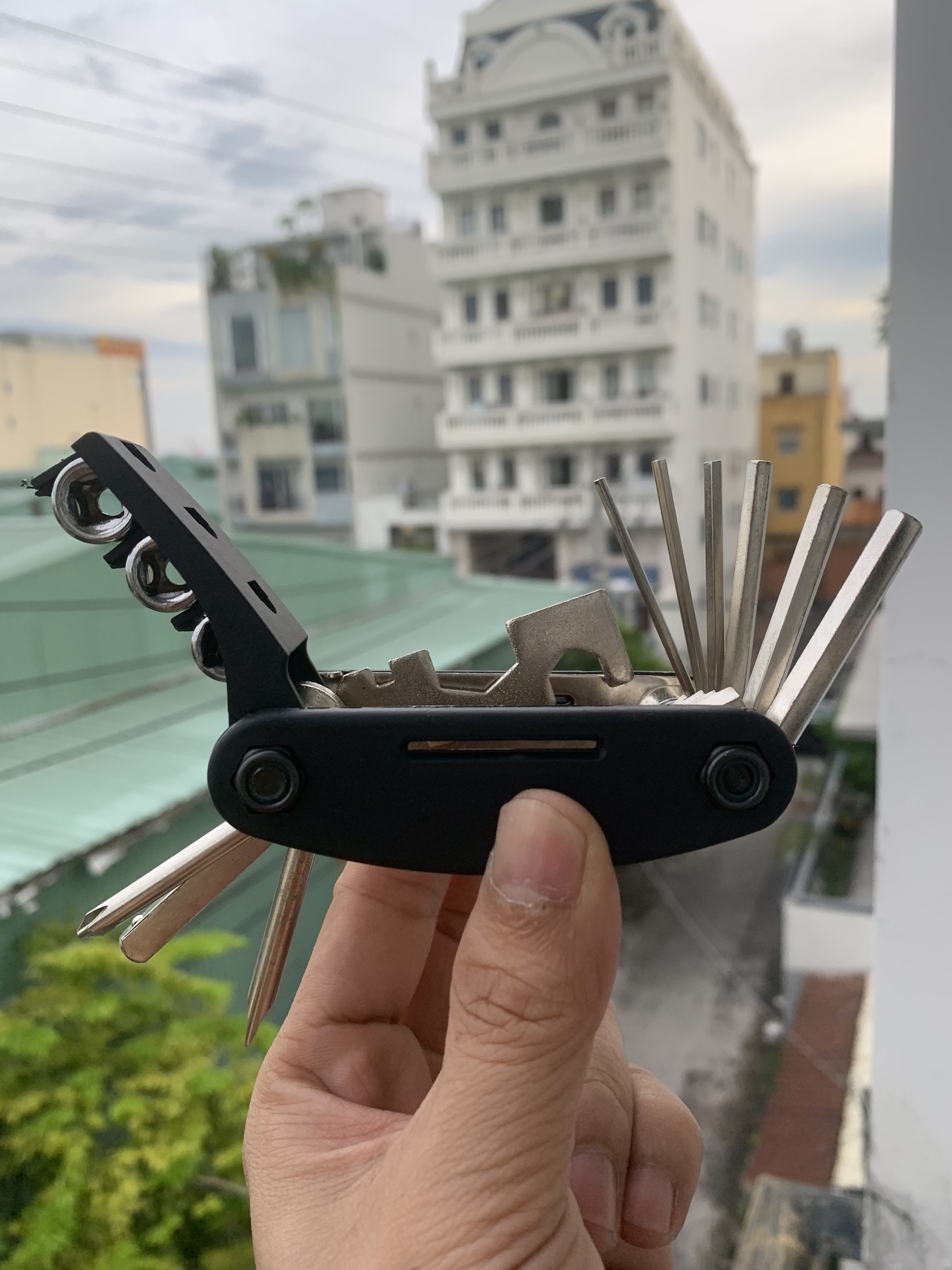 Bộ dụng cụ mở bu lông ốc vít đa năng 46 chi tiết