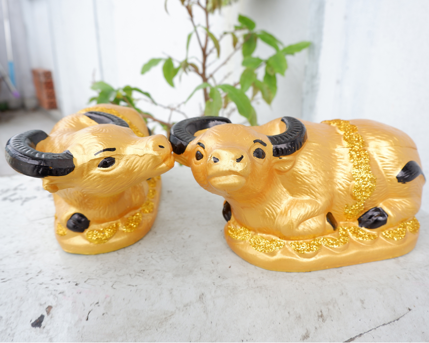 Trâu Vàng Tiết Kiệm - Trâu Đất Vàng Kim