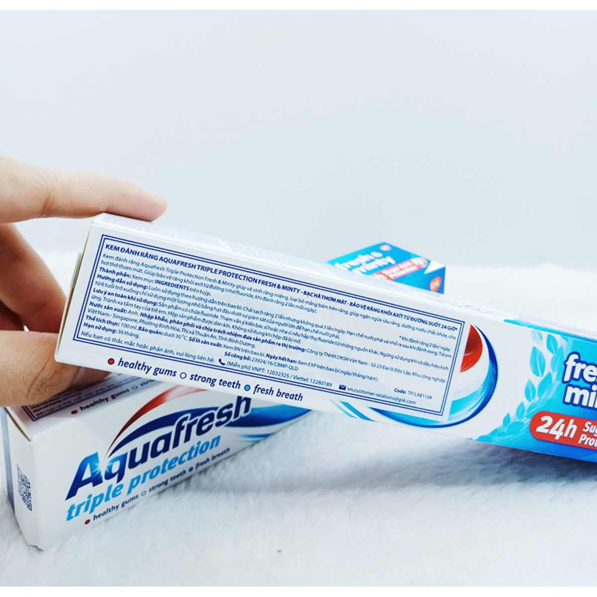 Kem đánh răng Aquafresh Fresh & Minty - Bạc hà thơm mát 100g